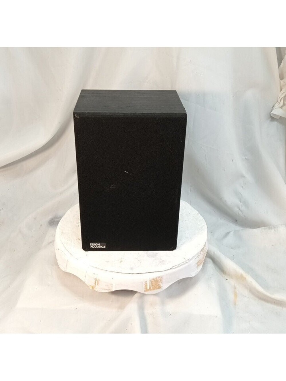 Design Acoustics Vintage Black Bookshelf Speaker Single Wired